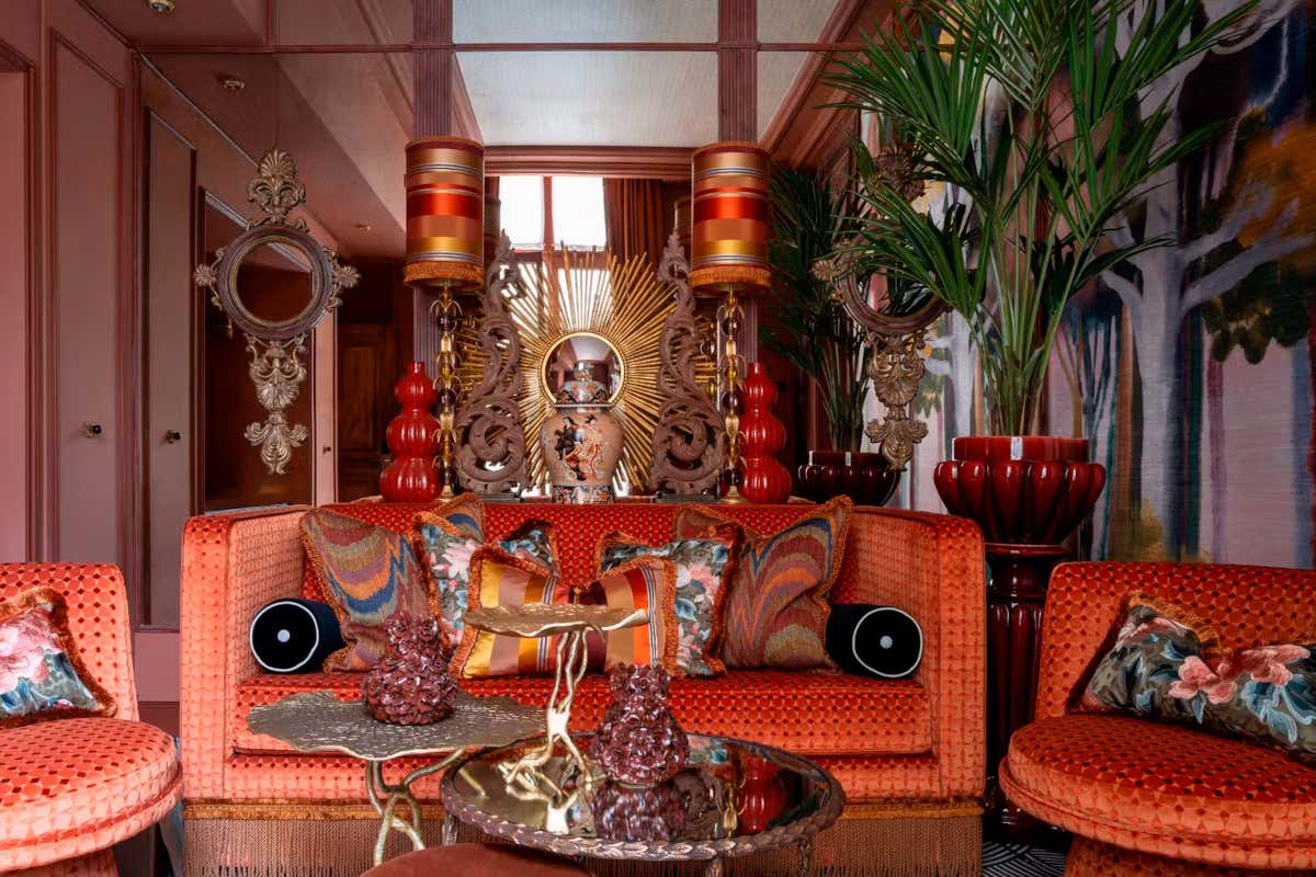 Entriamo nella nuova esclusiva suite del boutique hotel Castille Paris