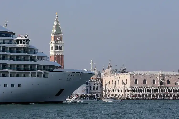 Grandi navi via da Venezia Saranno dirottate a Marghera