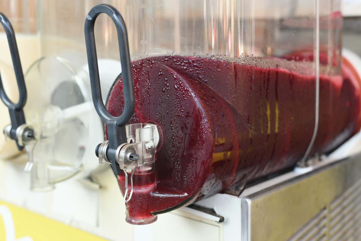 Nata in Sicilia, la granita porta con sé una tradizione che attraversa più di mille anni di storia