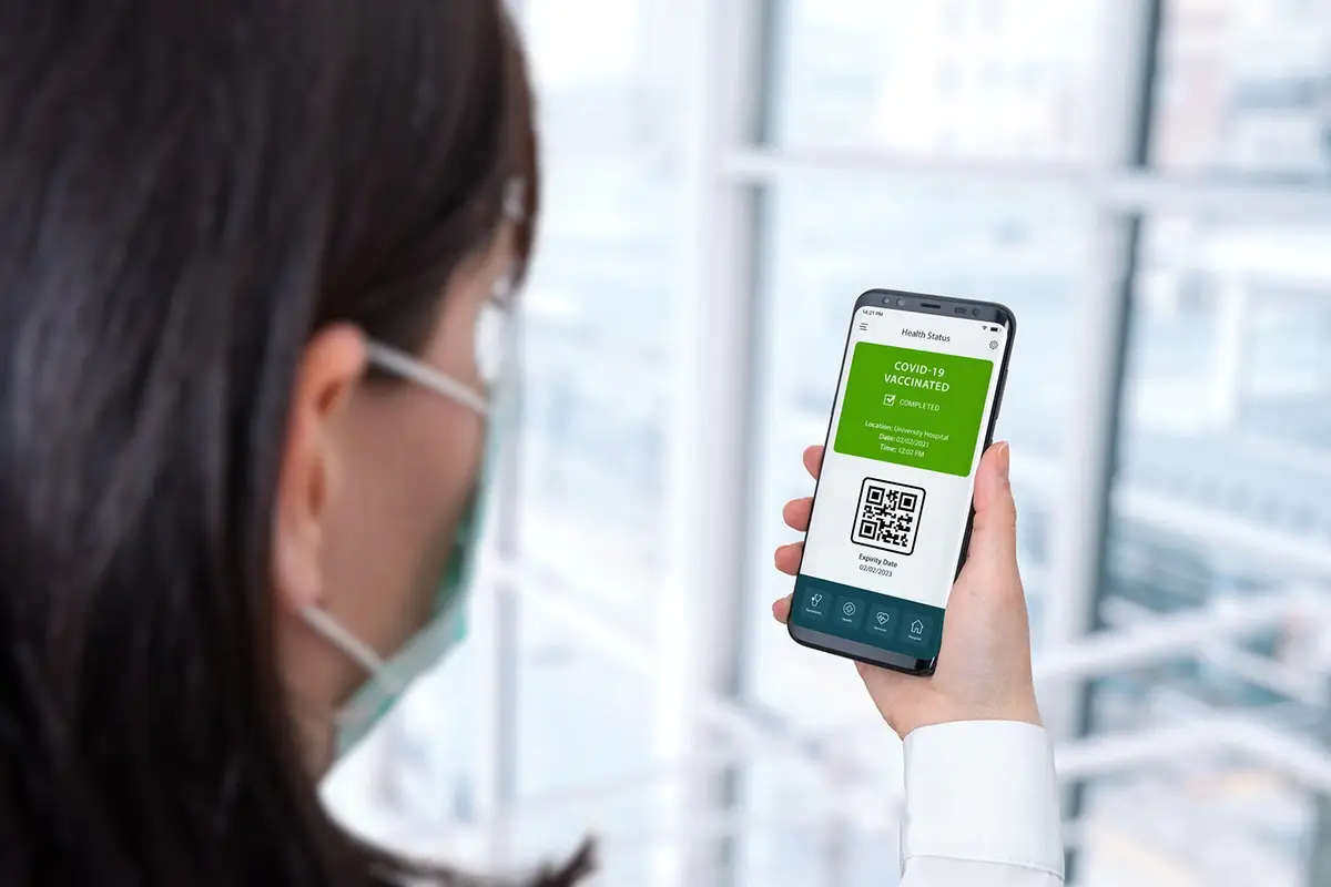 Green pass falsi, sequestrati canali Telegram Green pass falsi e vendita di vaccini: scoperto traffico sul dark web