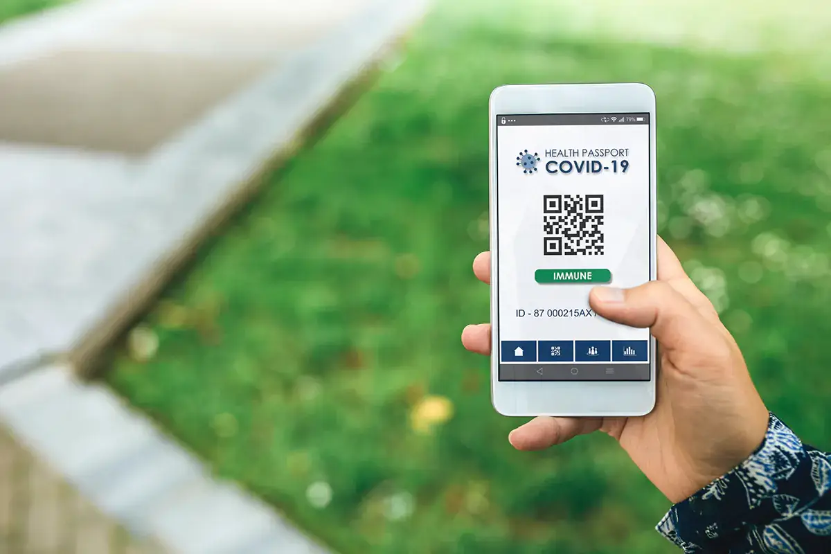 Sulla durata del green pass &egrave; scattato il dibattito a livello europeo Tampone obbligatorio per entrare in Italia, la risposta di Draghi all'Europa