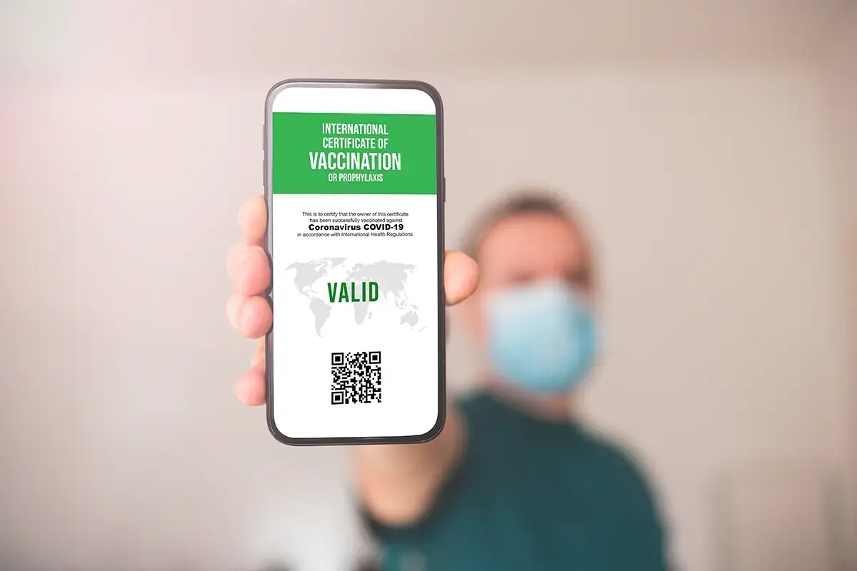 Green pass per tutti: solo cos&igrave; si potr&agrave; garantire sicurezza a lavoratori, clienti e utenti Basta contraddizioni sul lavoro, green pass obbligatorio per tutti