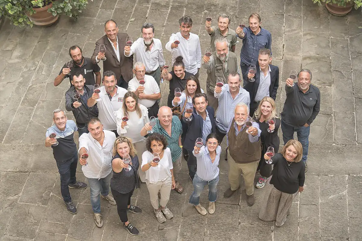 I viticoltori che hanno dato vita alla nuova associazioni di produttori del Chianti Viticoltori di Greve in Chianti, nuova realt&agrave; nel territorio del Gallo Nero