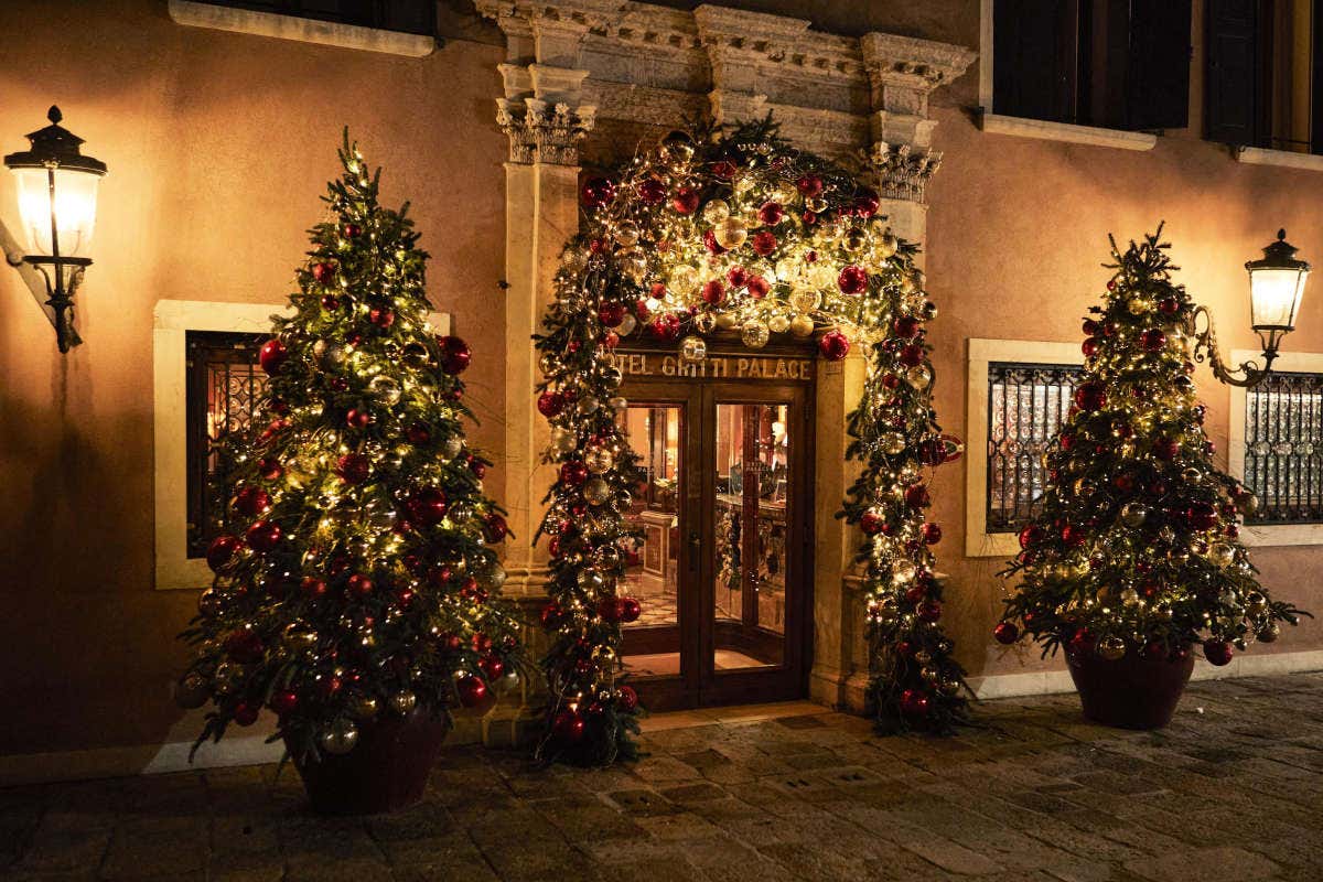 I migliori allestimenti natalizi 2024 degli hotel: Tivoli Palazzo Gaddi I migliori allestimenti natalizi 2024 degli hotel: Tivoli Palazzo Gaddi