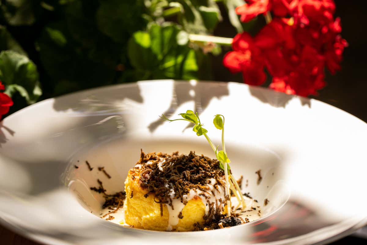 Tortino di patate con cremoso di parmigiano e tartufo nero di Norcia FOTO Il Grottino a Gualdo Cattaneo, tra spiritualità, bellezza e peccati di gola