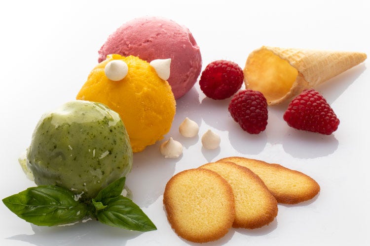 La "coppa" basilico, lime, mango e lampone - Tutti i gusti del gelato artigianale A Roma Grué si ispira alla pittura