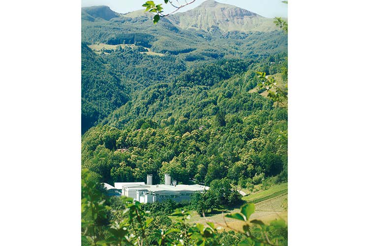 Lo stabilimento a Ospitale di Fanano (Mo) (Gruppo SEM Naturalmente acqua)