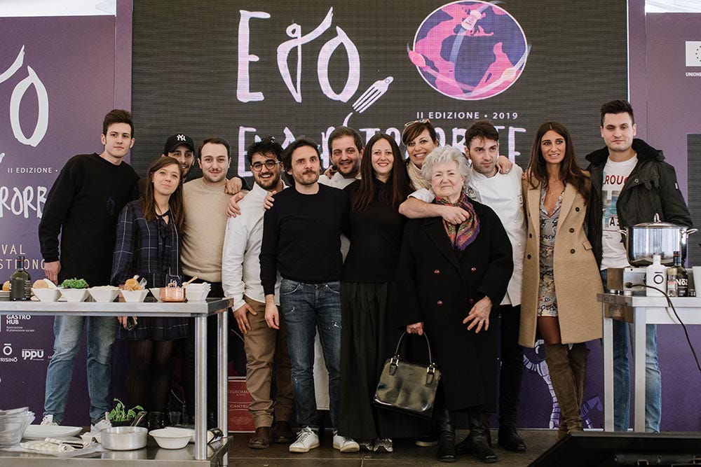 Un gruppo di chef che ha partecipato ad un'edizione passata del festival (Ego Festival porta Tarantoai vertici dell'accoglienza)