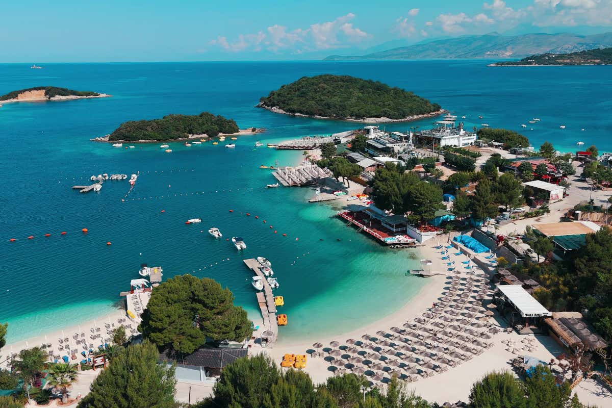 Mete vicine e più accessibili: l’Albania tra le scelte possibili