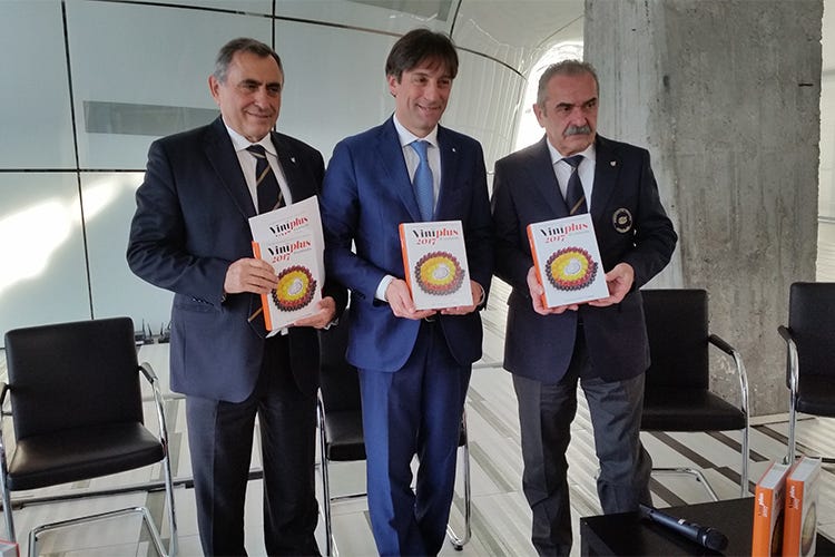 Luigi Bortolotti, Fabrizio Sala, Fiorenzo Detti - guida Viniplus 2017 50 Rose Oro 159 Quattro Rose Camune