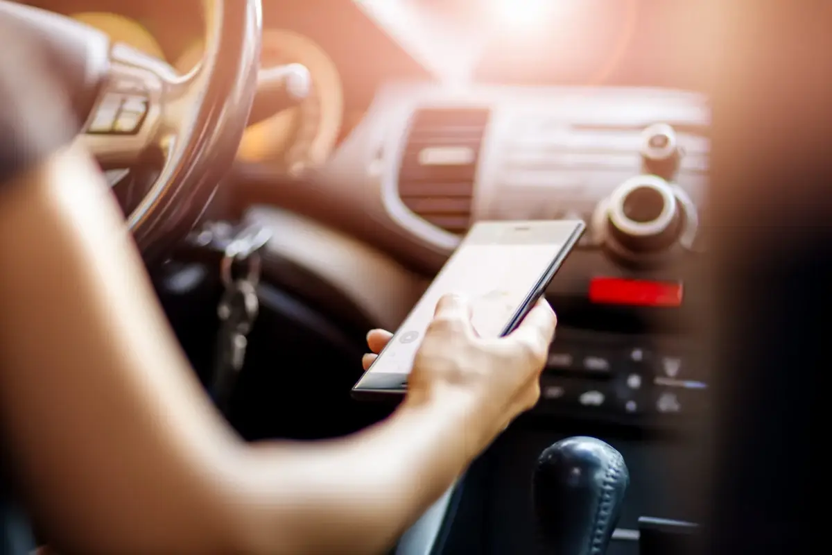 Troppo tempo con lo smartphone: ecco tutte le conseguenze