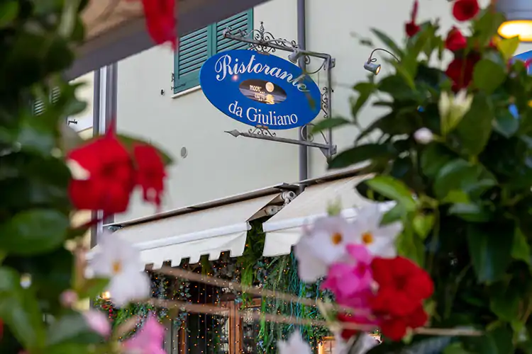 Il pesce come a Cesenatico si gusta da Giuliano Tropici o Giappone? S&igrave;, ma a Milano Festeggiando la primavera in citt&agrave;