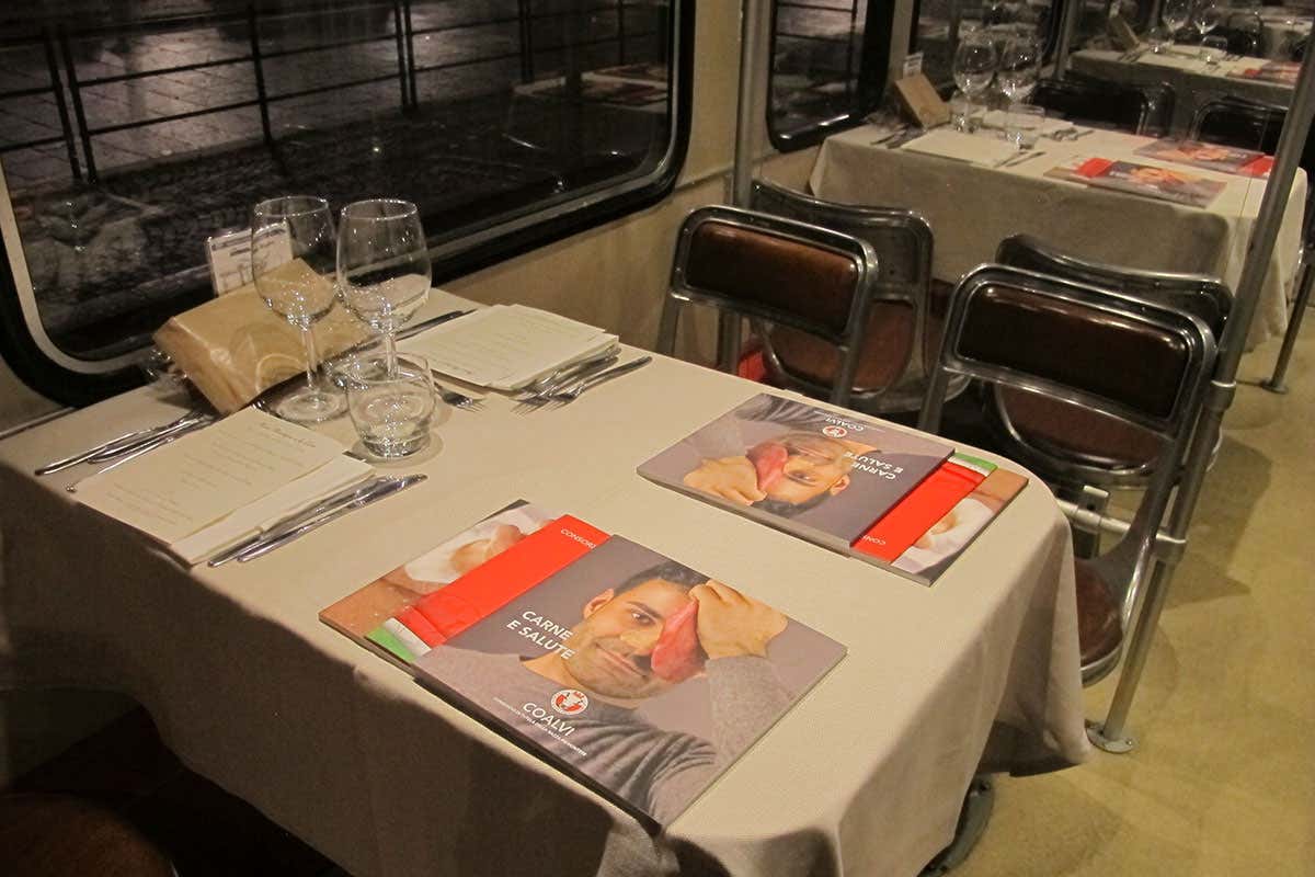 Prodotti locali in vetrina Torino e la sua cucina si scoprono a bordo del... tram