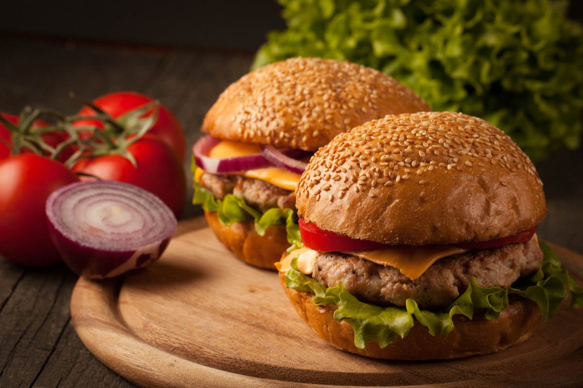 L'hamburger, simbolo della cucina americana 