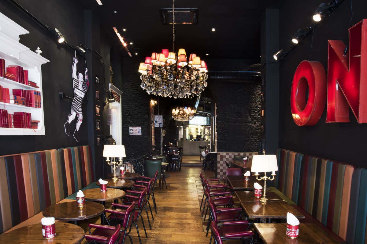 La sala di Hamerica's Hamerica's di Roma un'estate dal sapore a stelle e strisce. E green