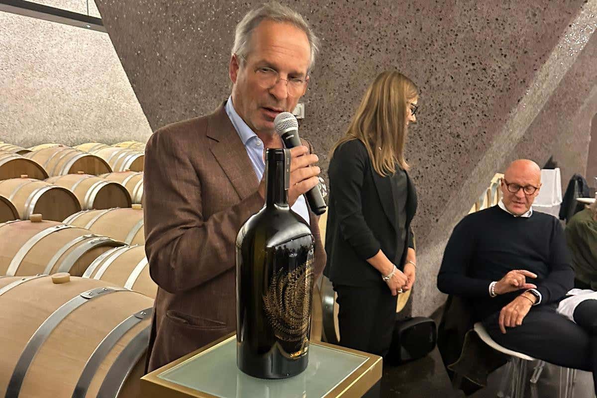 Hans Terzer presenta Appius 2018 a Cantina San Michele Appiano  Appius 2018, si alza il sipario sulla nona cuvée di Hans Terzer