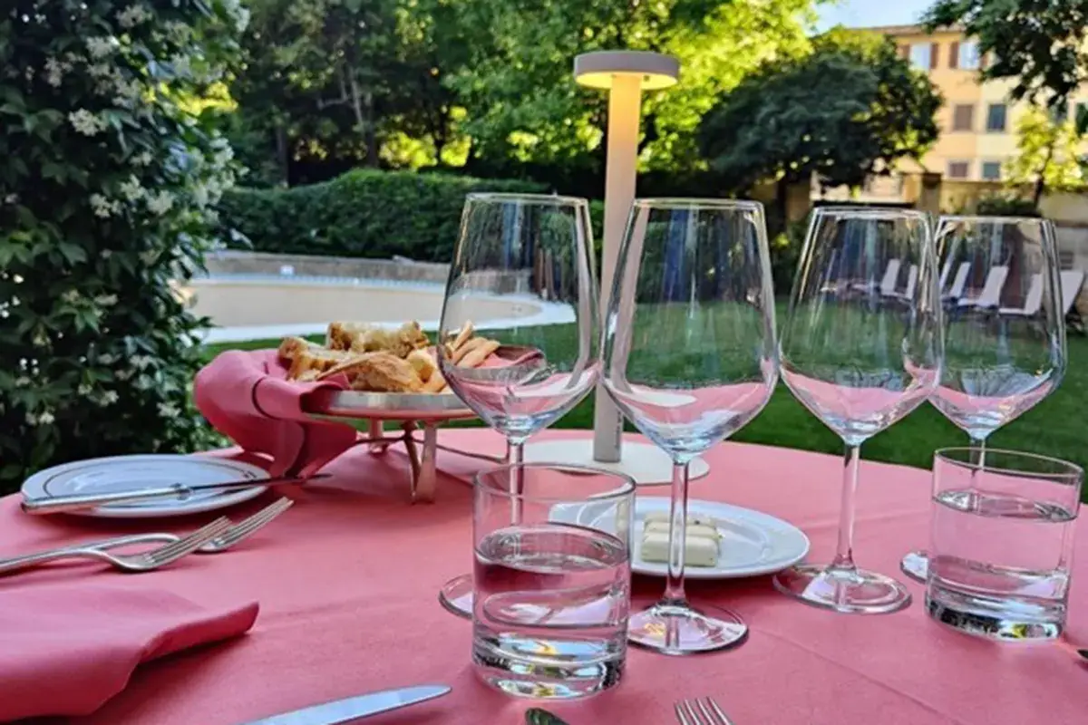 Uno scorcio dell'Harry's the garden Harry&rsquo;s Bar The Garden Il nuovo salotto verde di Firenze