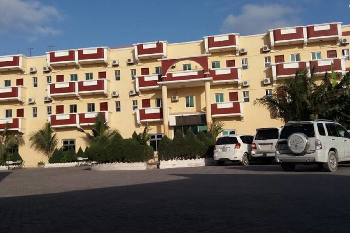 Hayat Hotel (foto Facebook) Attacco terroristico in un hotel di Mogadiscio: almeno dieci morti
