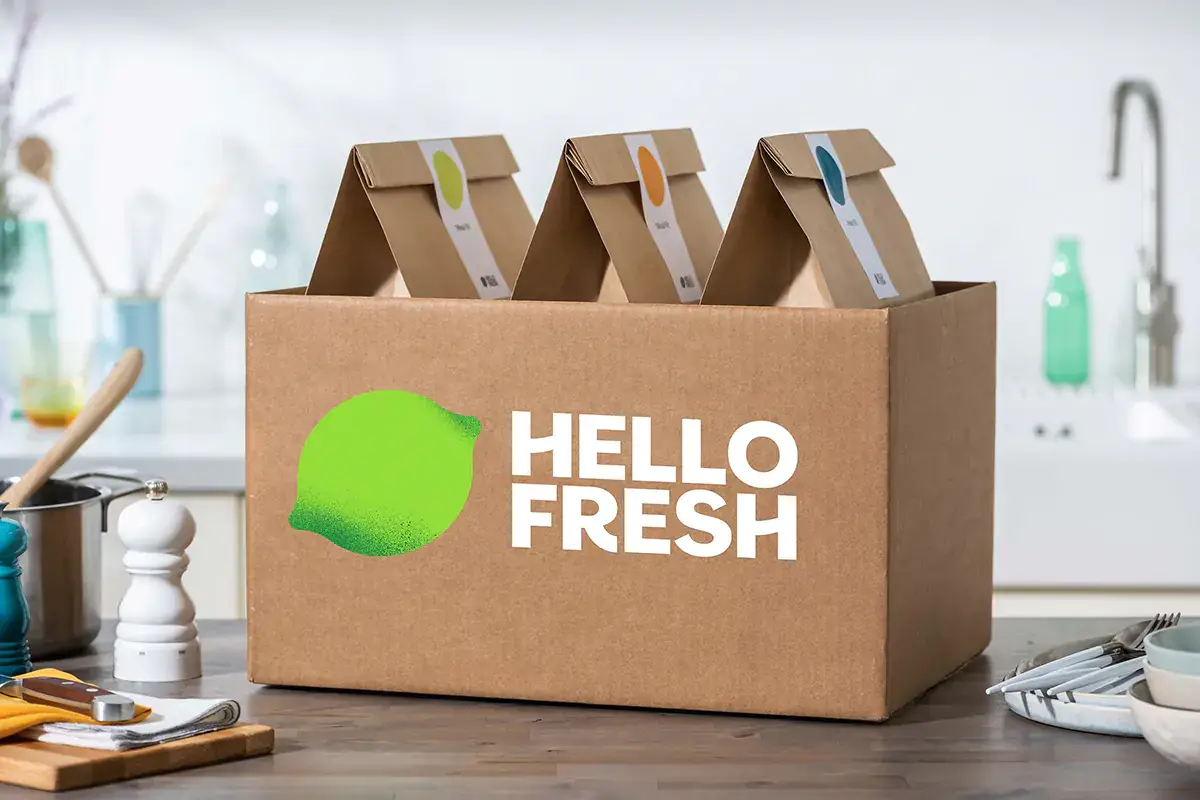 La confezione con i meal-kit di HelloFresh che arriva a domicilio HelloFresh sbarca in Italia: ogni settimana, 4 kit per il pasto a domicilio