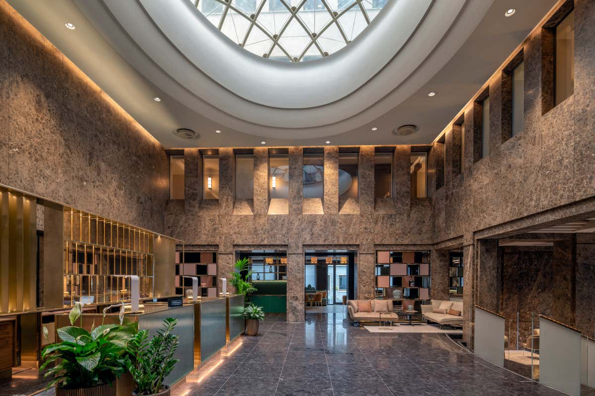 La reception dell'Hilton Turin Centre