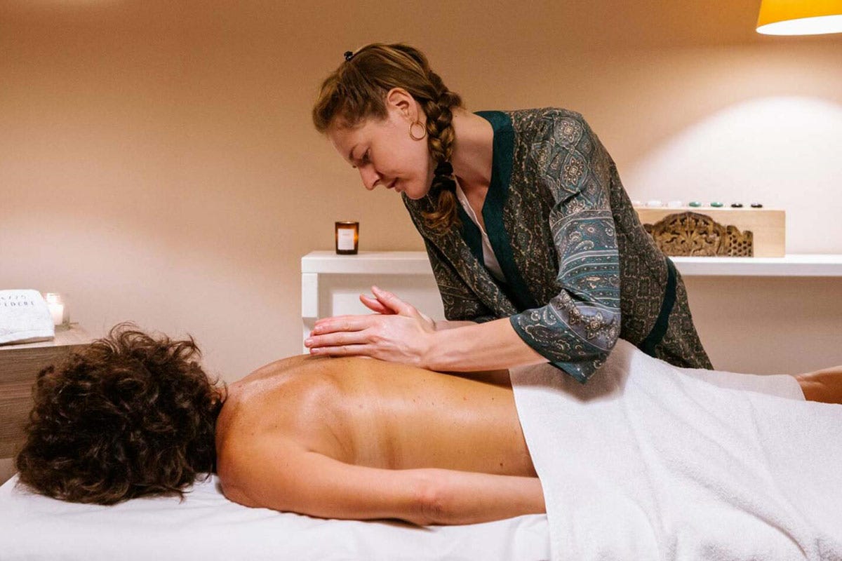 Una grande proposta di massaggi, trattamenti e rituali nella Home Spa del Palazzo BelVedere Luce relax e colore la primavera a Palazzo BelVedere