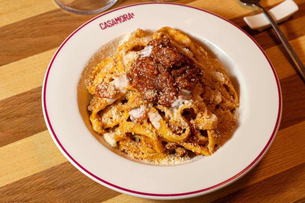 CasaMora, vineria con cucina che unisce tradizione partenopea e romana