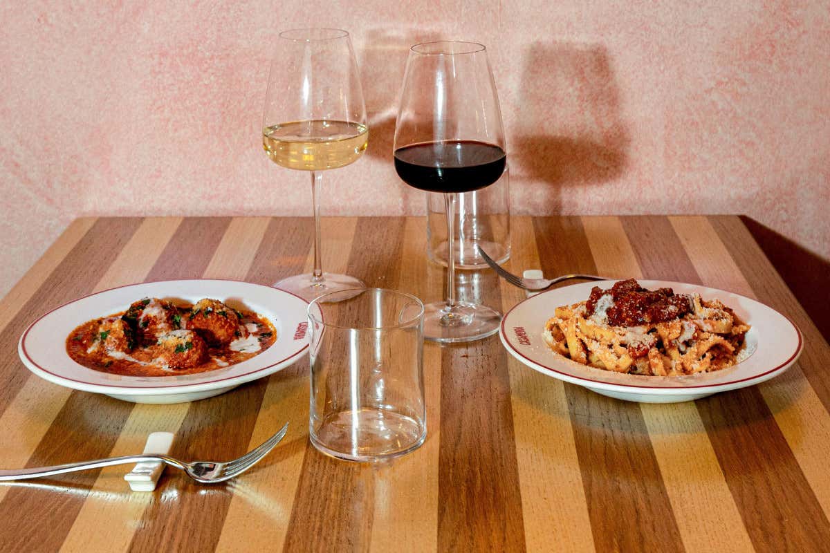 CasaMora, vineria con cucina che unisce tradizione partenopea e romana