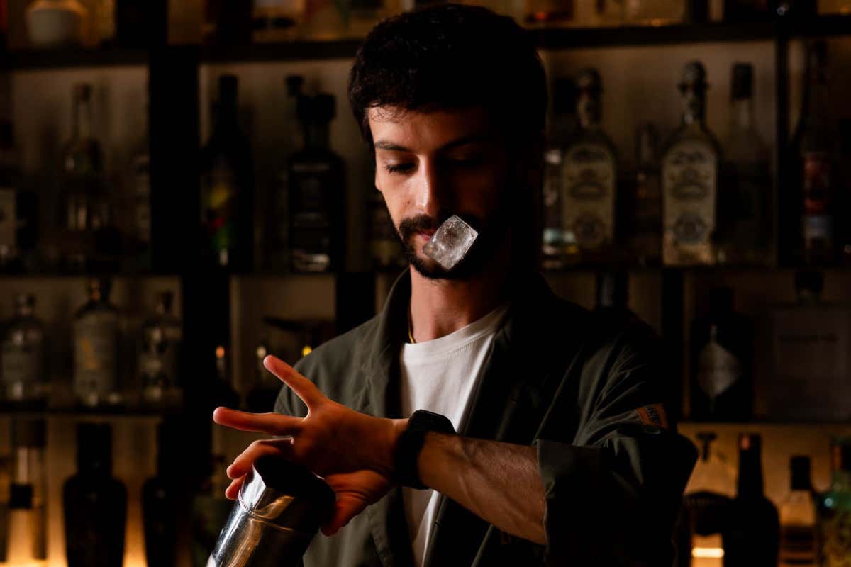 Ecco la pizzeria di Milano che serve pizza romana e cocktail ispirati ai suoni