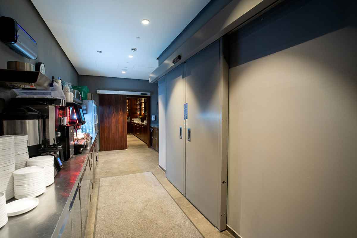Sicurezza in hotel: come i portoni tagliafuoco diventano elemento d’arredo