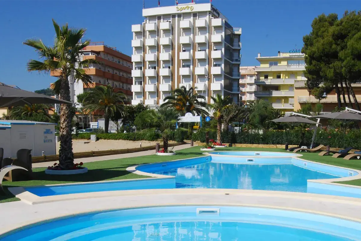 L'hotel Sporting di Alba Adriatica (Te) Risparmio ambientale 4.0 La rivoluzione dell&rsquo;Hotel Sporting