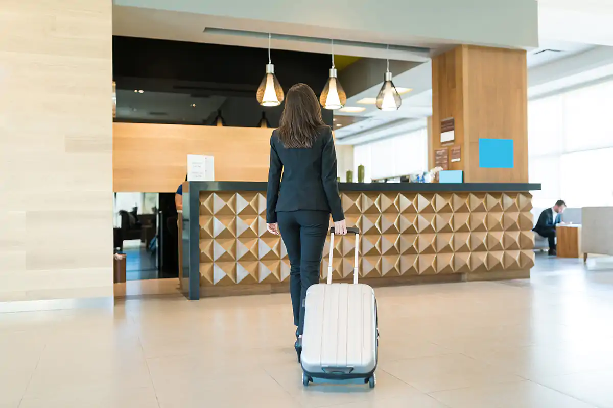 Alberghi e hotel, dubbi e speranze sulle riaperture Alberghi: bene la road map, ma il distanziamento crea problemi