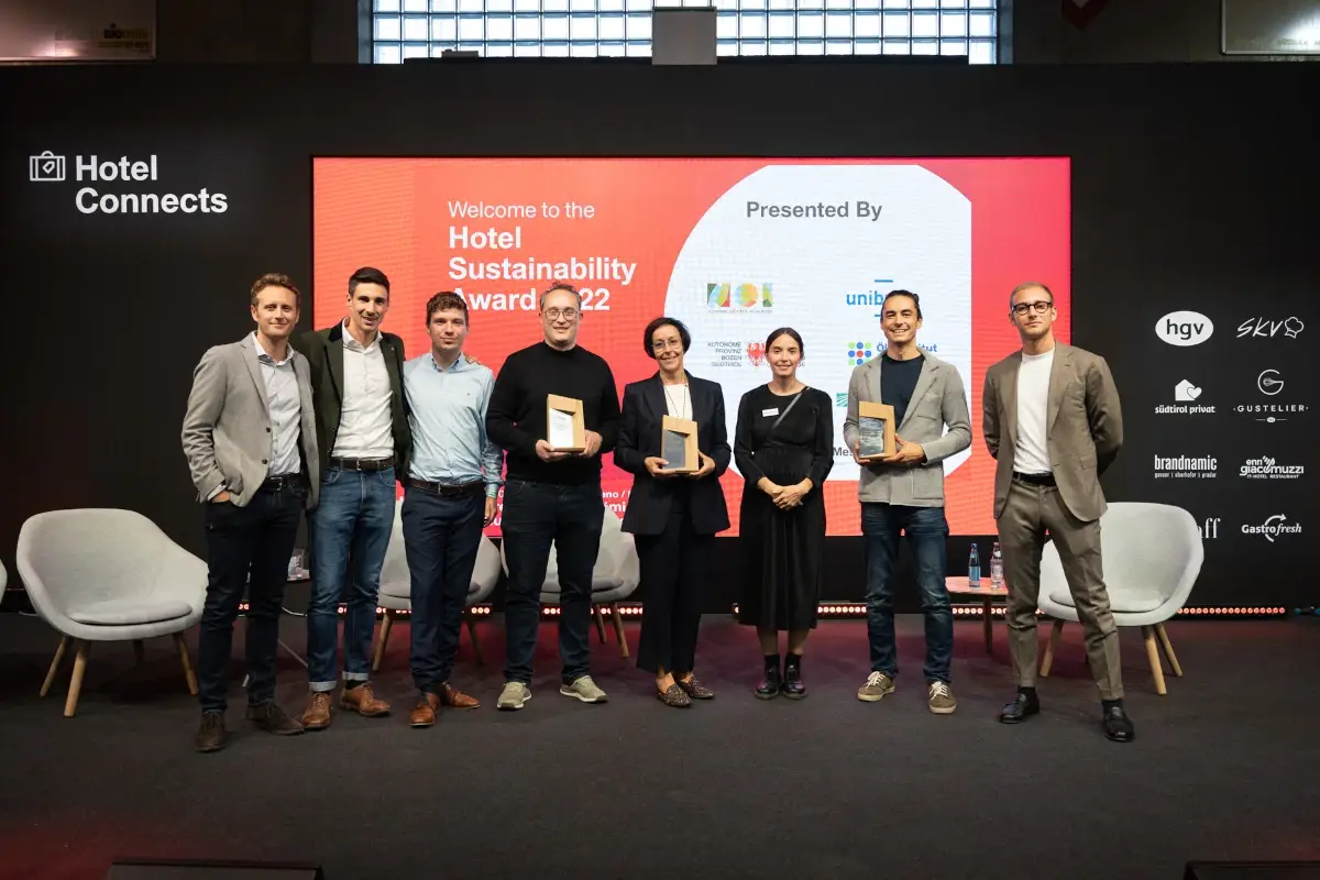 La consegna dei Sustainability Award ad Hotel 2022&nbsp; Hotel 2022, ecco tutti i vincitori degli oscar per l'accoglienza sostenibile