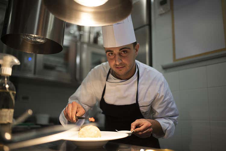 Gabriele Muro (Nello storico Hotel Vilòn cocktail e piatti da Adelaide)