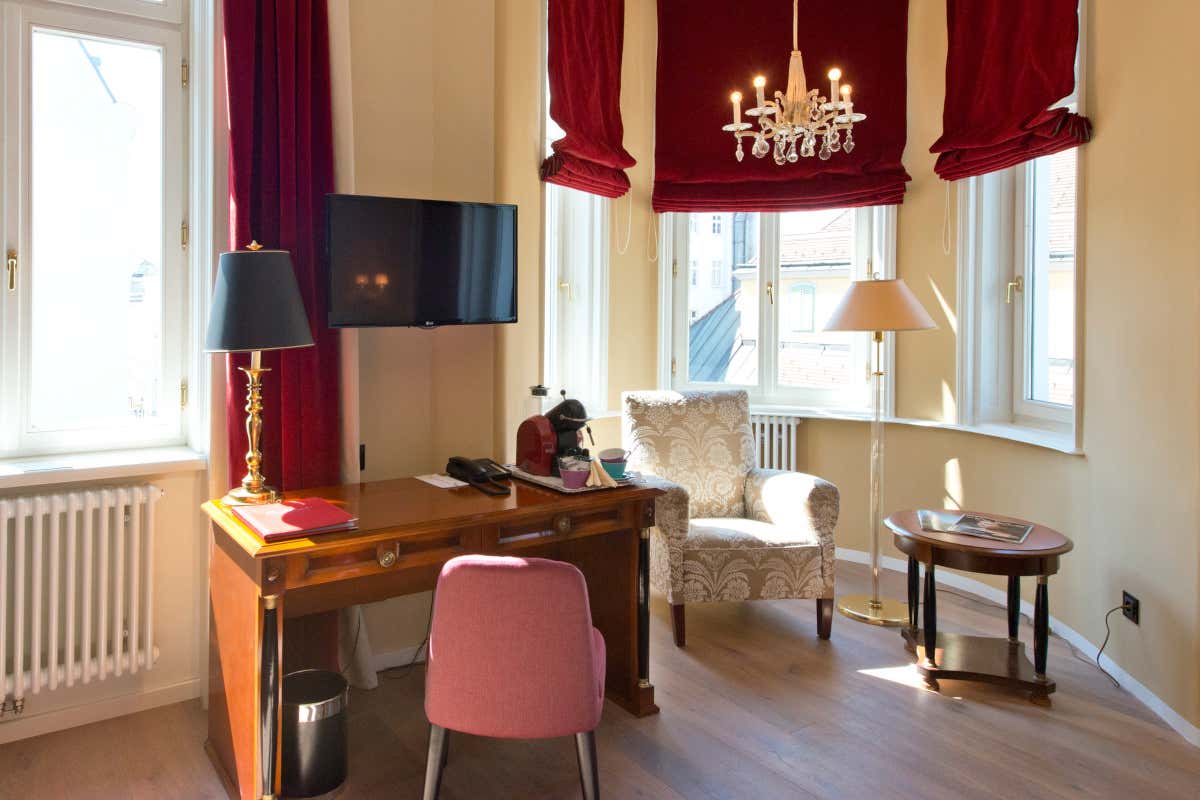 Arredo classico in una suite all'Hotel Beethoven di Vienna