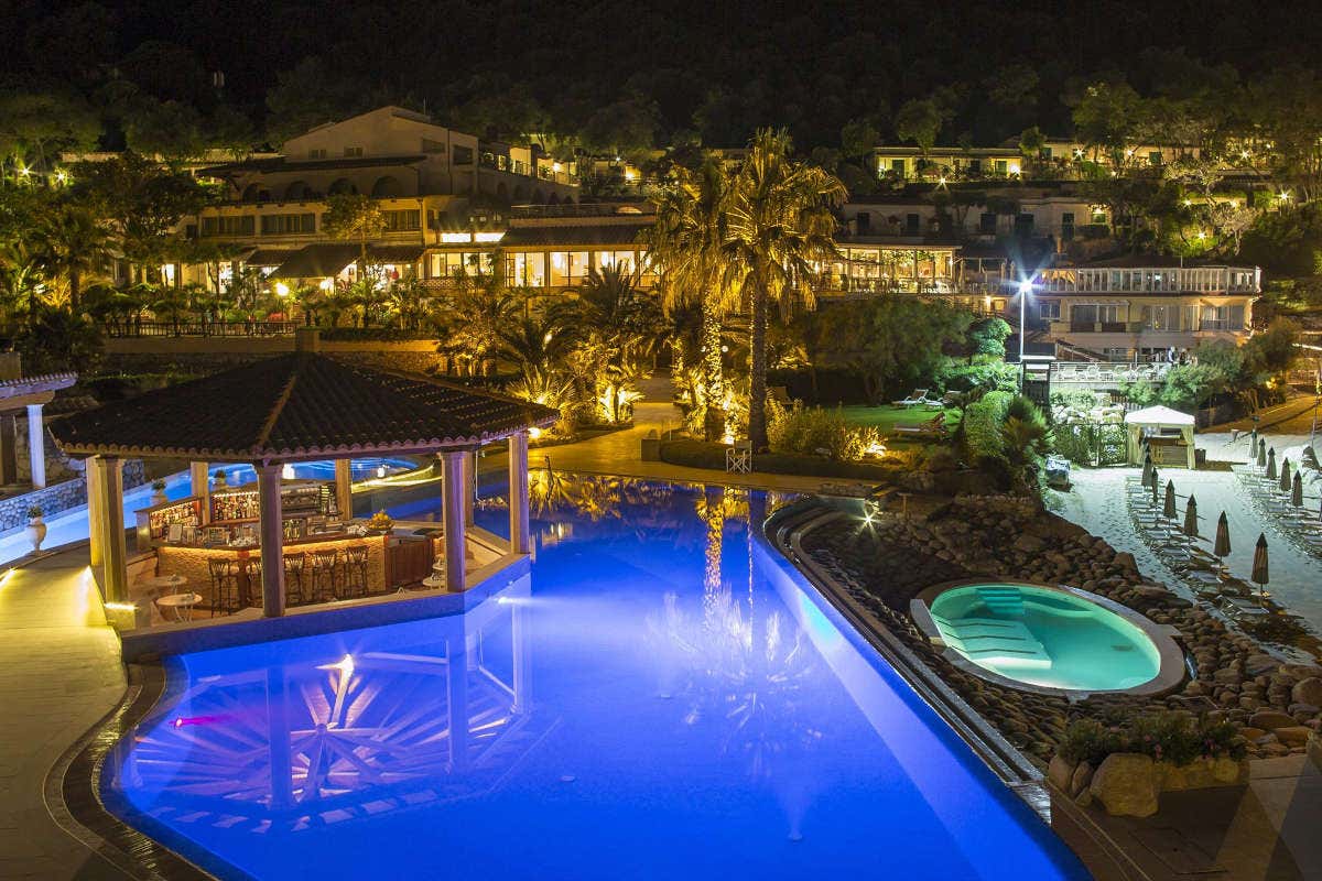 Dieci esperienze imperdibili sull’Isola d’Elba tra immersioni, balene e miniere