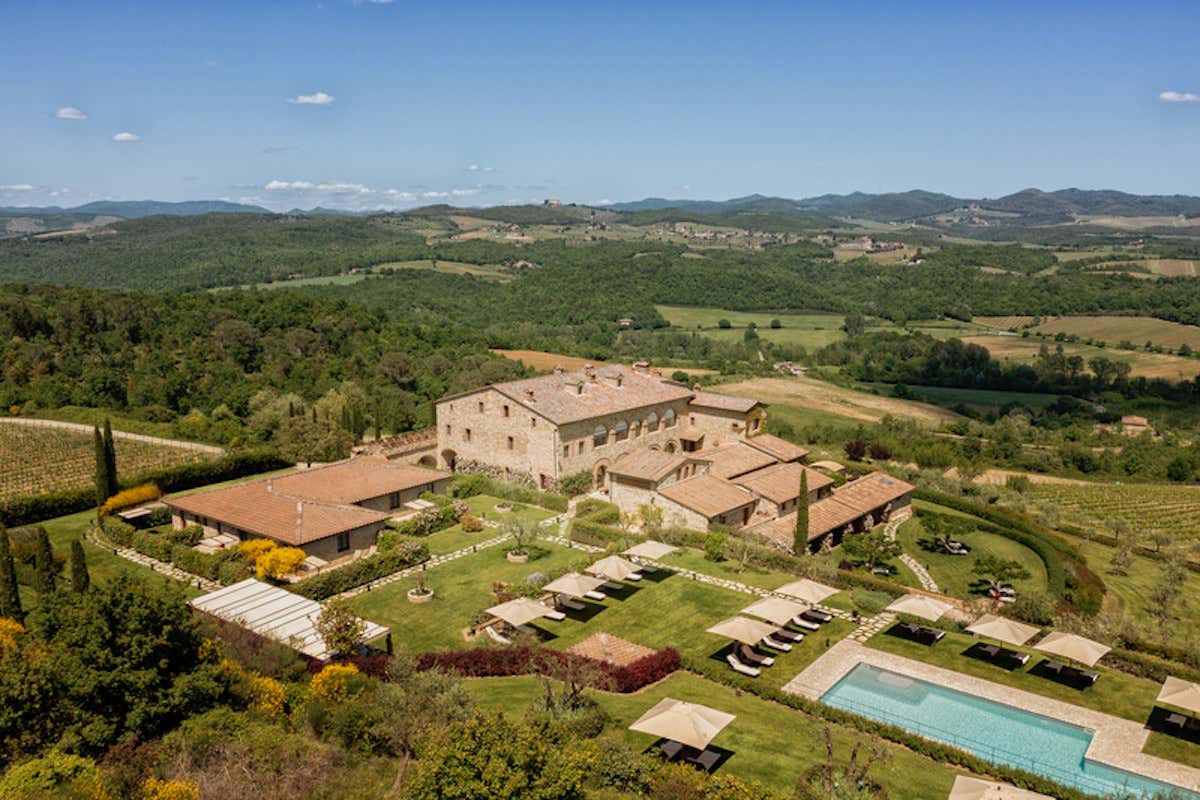 Tra le colline senesi due hotel cinque stelle simbolo della sontuosità toscana Tra le colline senesi due hotel cinque stelle simbolo della sontuosità toscana