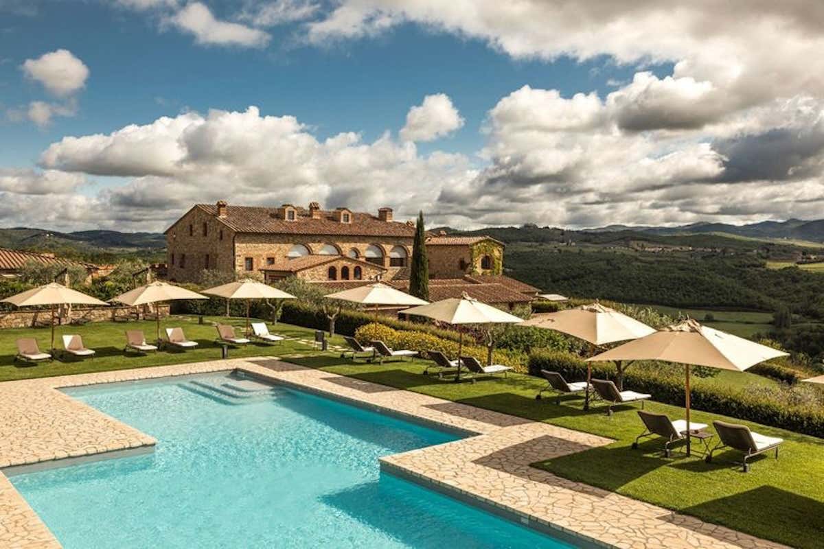 Tra le colline senesi due hotel cinque stelle simbolo della sontuosità toscana