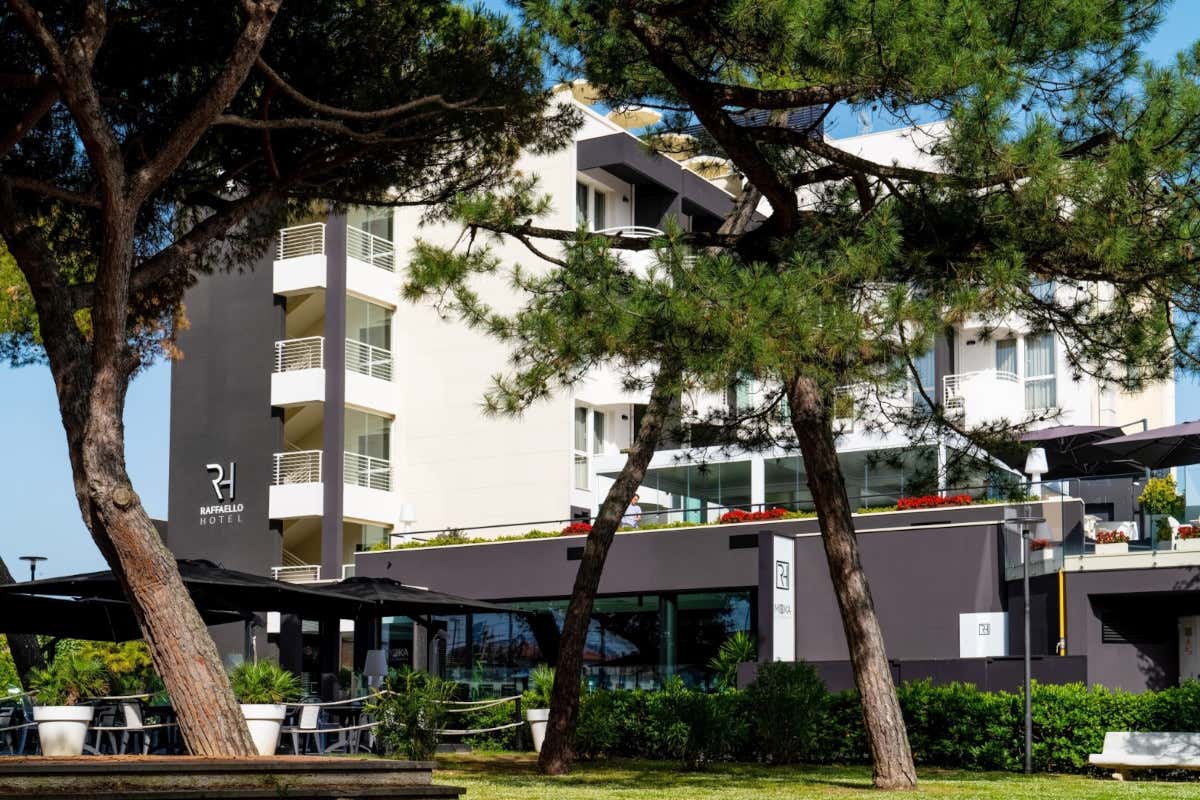 Un angolo di pace tra mare e colline? È l'Hotel Raffaello di Senigallia