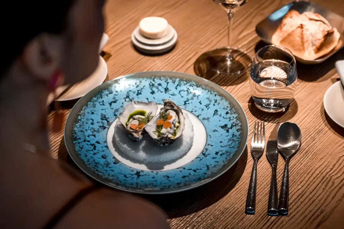 Cena lussuosa, a base di ostriche, in una cornice da sogno come all'Hotel Hermitage