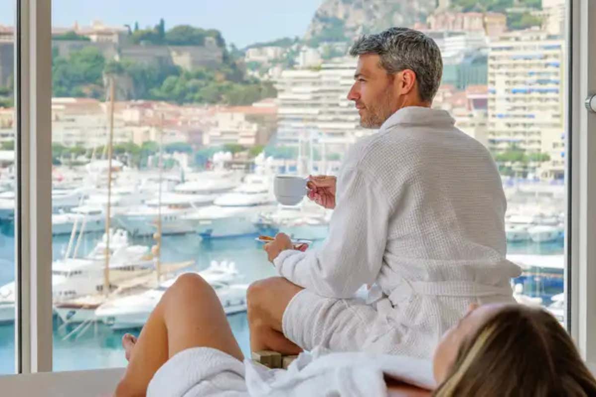Coccolarsi alle Thermes Marins Monte-Carlo, con un'incantevole vista sul porto