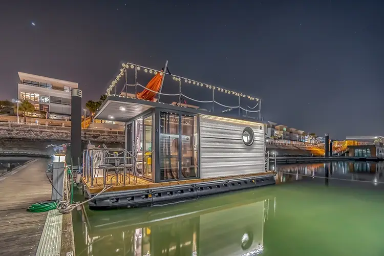 Uno dei prodotti di eccellenza dello static charter sono le house boat In barca come in hotel? Il nuovo trend delle House Boat