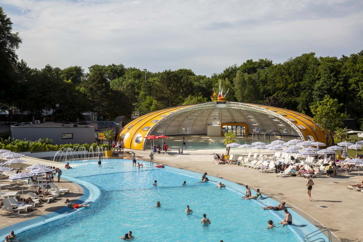 La piscina dell'Hu Birkelt Village in Lussemburgo