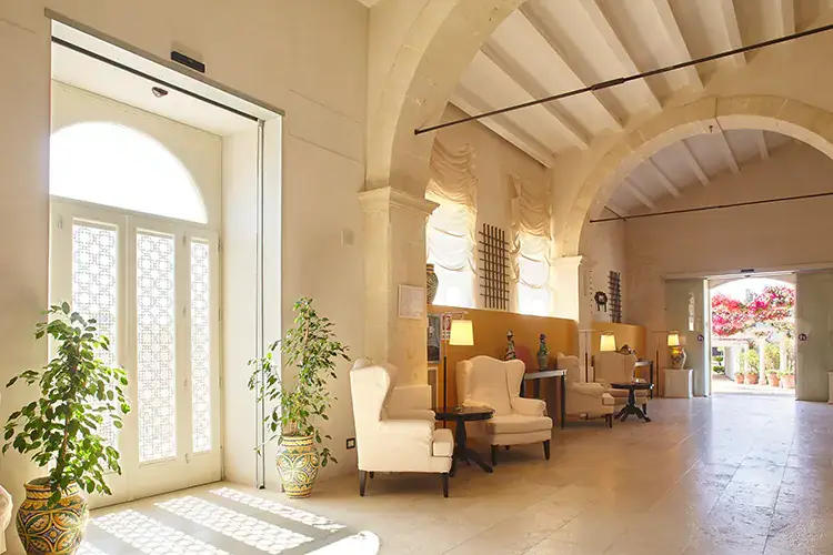 La lobby di Borgo Luce I Monasteri Radisson Group investe in Italia puntando su cibo, tradizione e turismo esperienziale