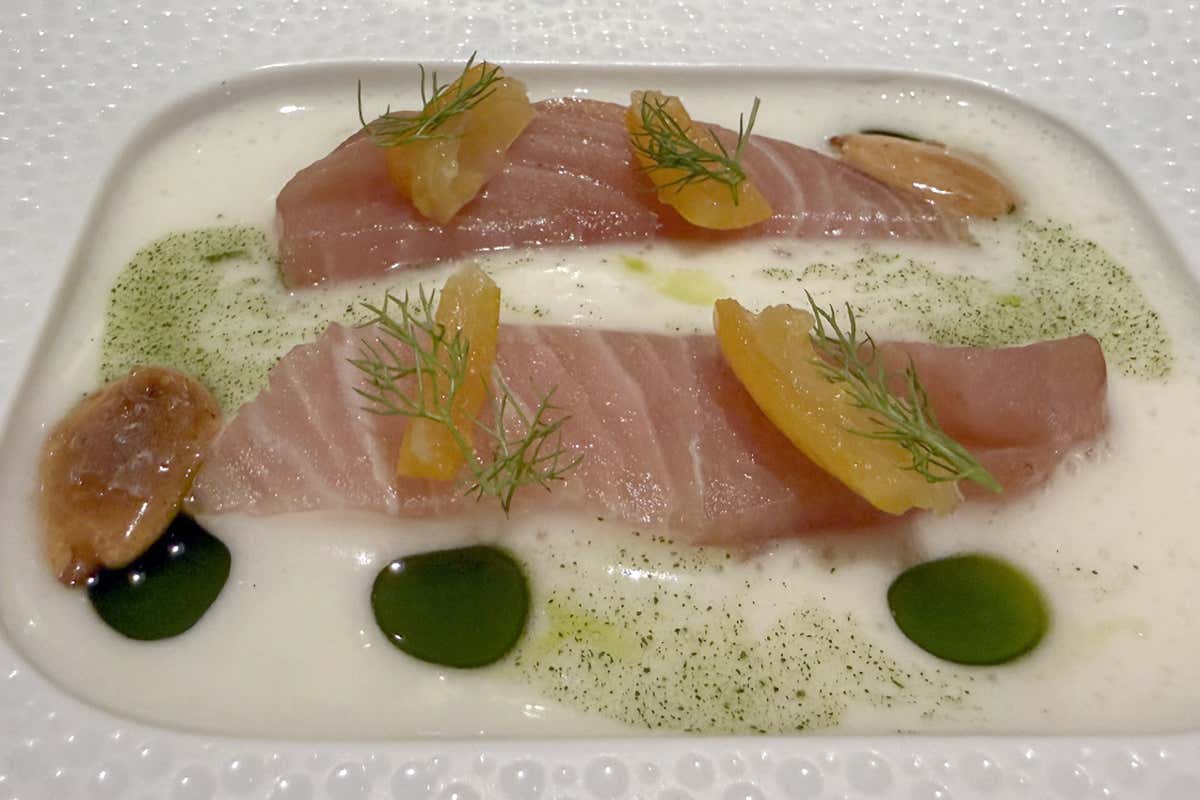 Ricciola, mela verde, mandorla e kumquat - I Portici