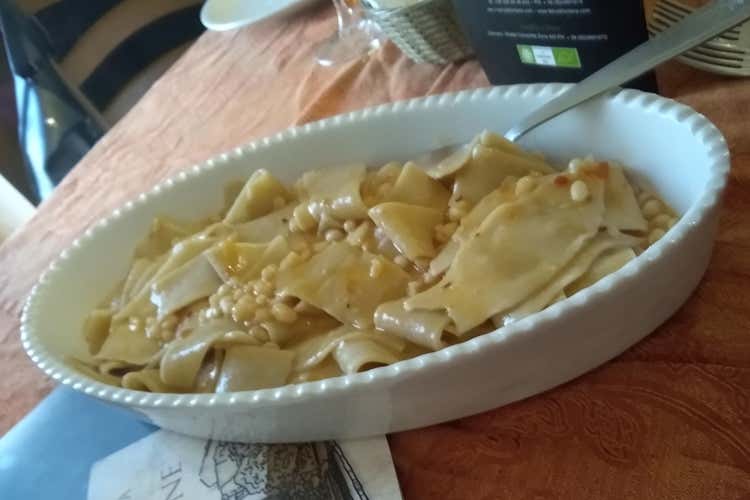 Pettole e fagioli (Ci vediamo Dop, da Iannarone i formaggi si prendono la scena)