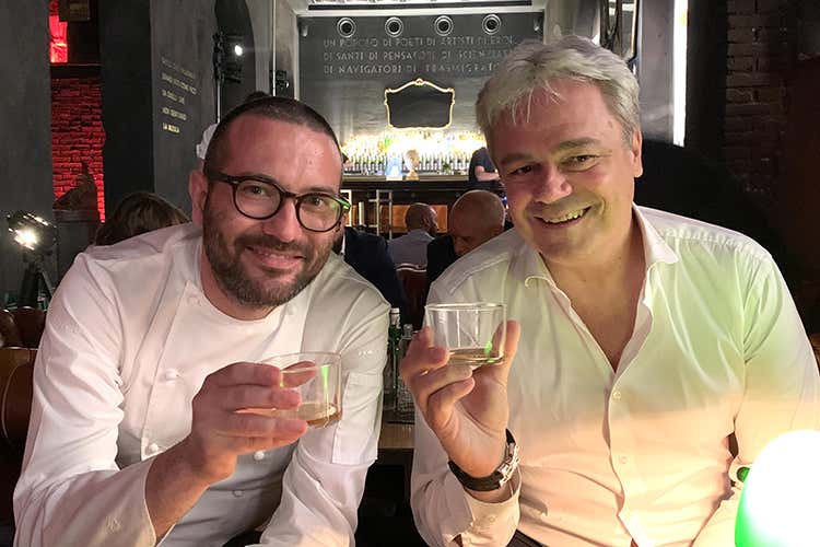 Giuseppe Iannotti e Marco Alberizzi A tavola con Laphroaig 10 anni&nbsp; Sapidit&agrave; ed eleganza a tutto pasto