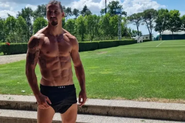 Zlatan Ibrahimovic&nbsp; Ibrahimovic e il suo fisico scolpito: ma cosa mangia il campione del Milan?