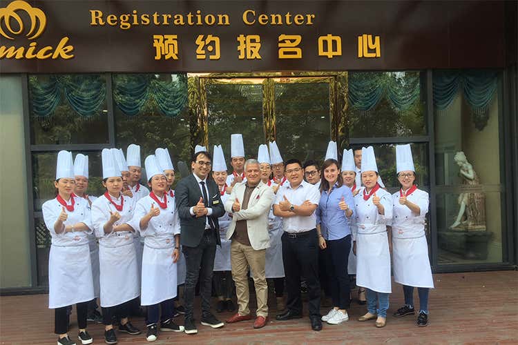 Incendio al Castello di Piobesi Torinese, sede della scuola di alta cucina Ifse