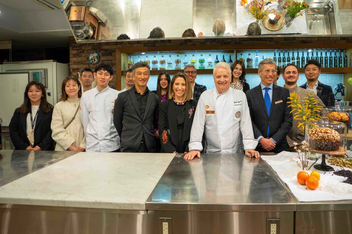 Iginio Massari porta il suo panettone a Tokyo con Molino Dallagiovanna