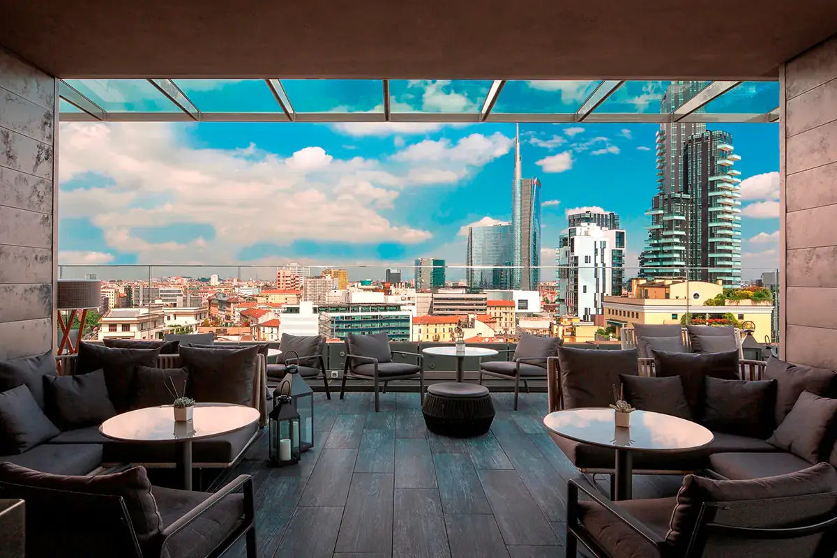 Visuale di Milano dalla terrazza de Il Duca Fashion Week a Milano, ecco dove dormire e mangiare per incontrare stilisti e vip